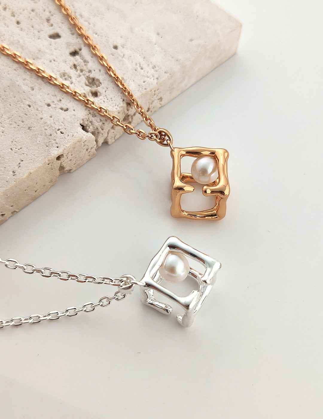 Three-Dimensional Geometric Natural Pearl Necklace