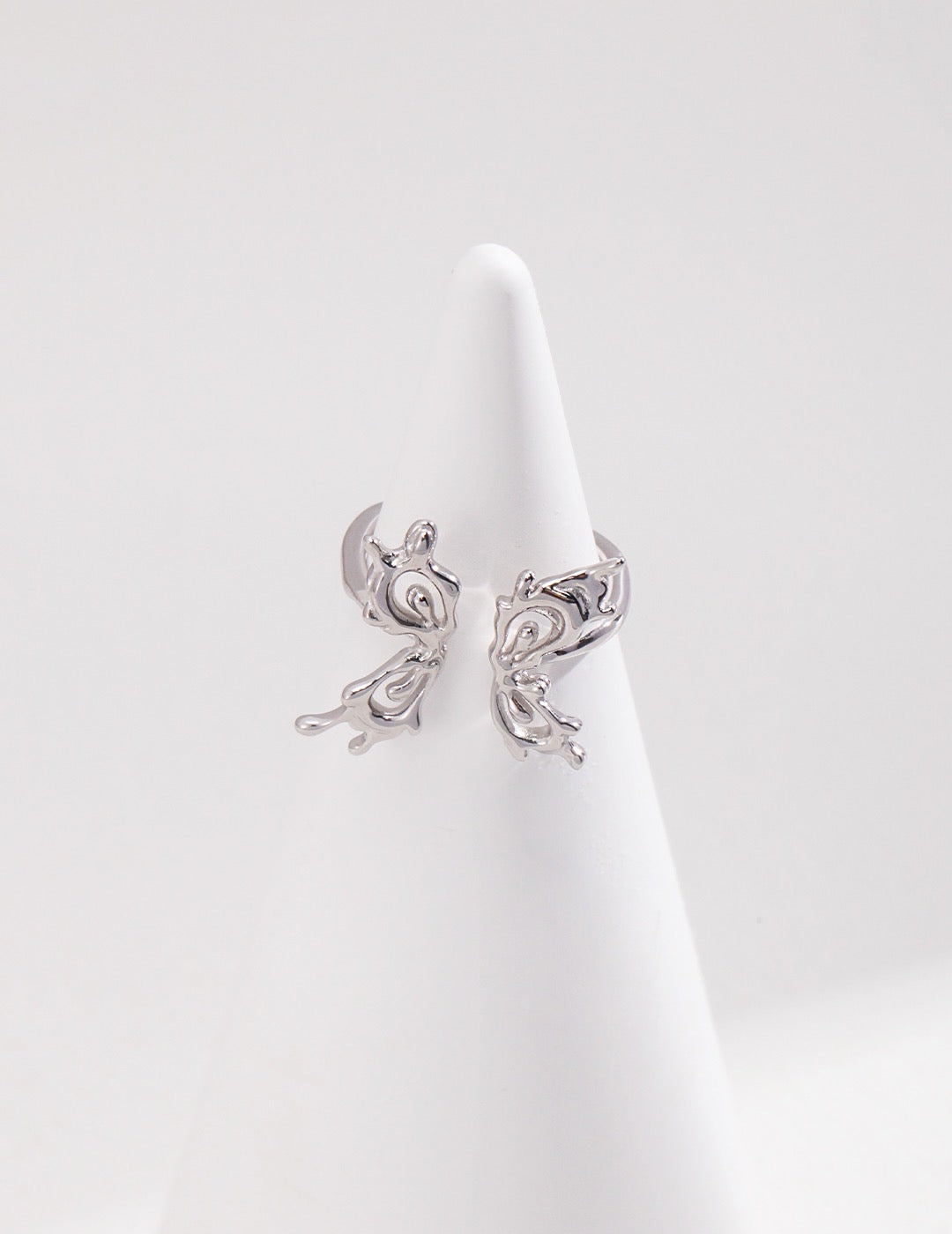 Creative Butterfly Ring - YIN BEAUTY