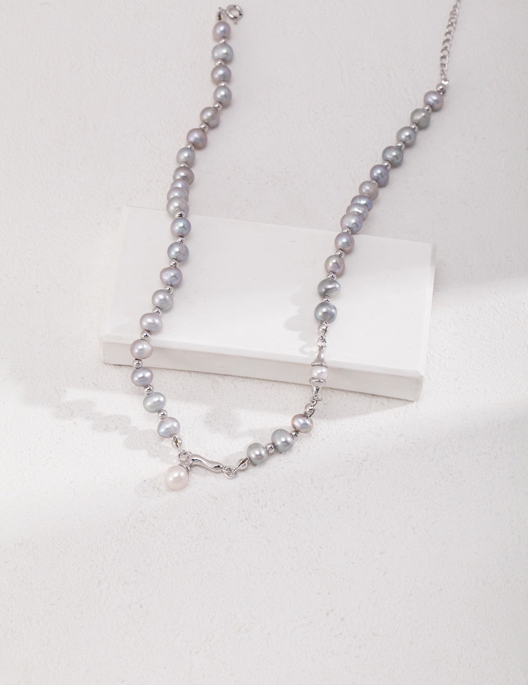 White & Gray Pearl Necklace - YIN BEAUTY