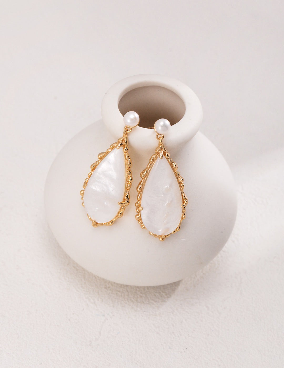 Shell Pearl Earrings